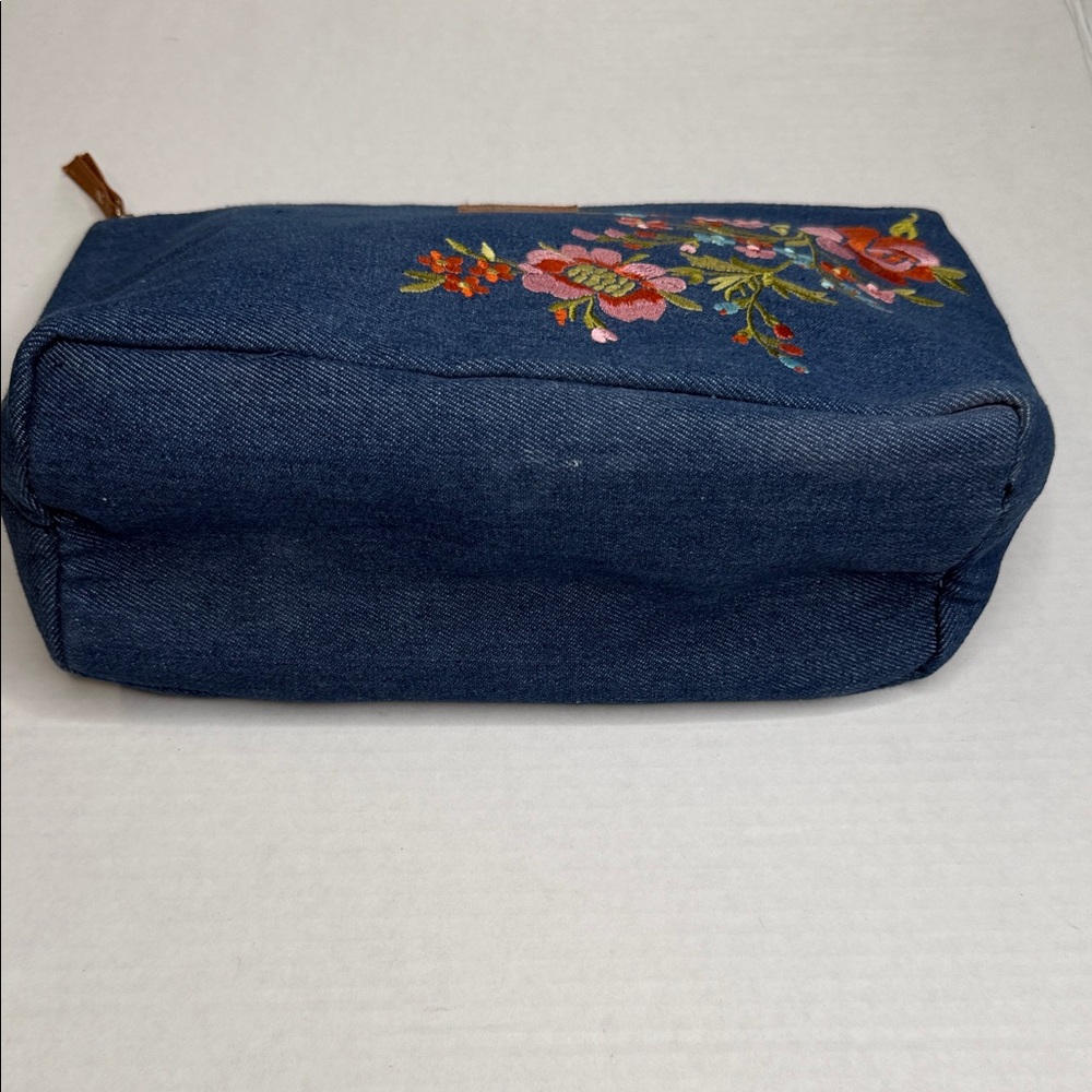 Lucky Brand Navy Floral Embroidered Cosmetic Bag - Picture 5 of 9